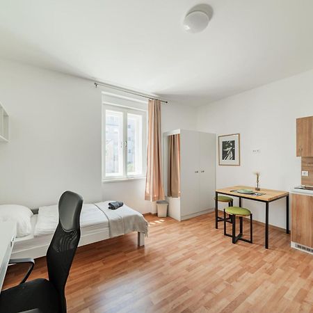 Central City Suits Wiener Neustadt Extérieur photo
